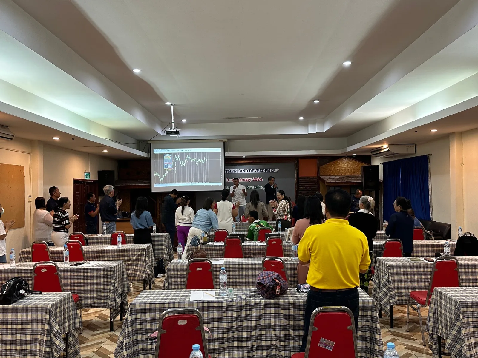 ภาพบรรยากาศงานสัมมนา Forex วันที่ 3 กุมภาพันธ์ 2567 หลวงปูขาว งานเขาใหญ่ — ภาพที่ 2