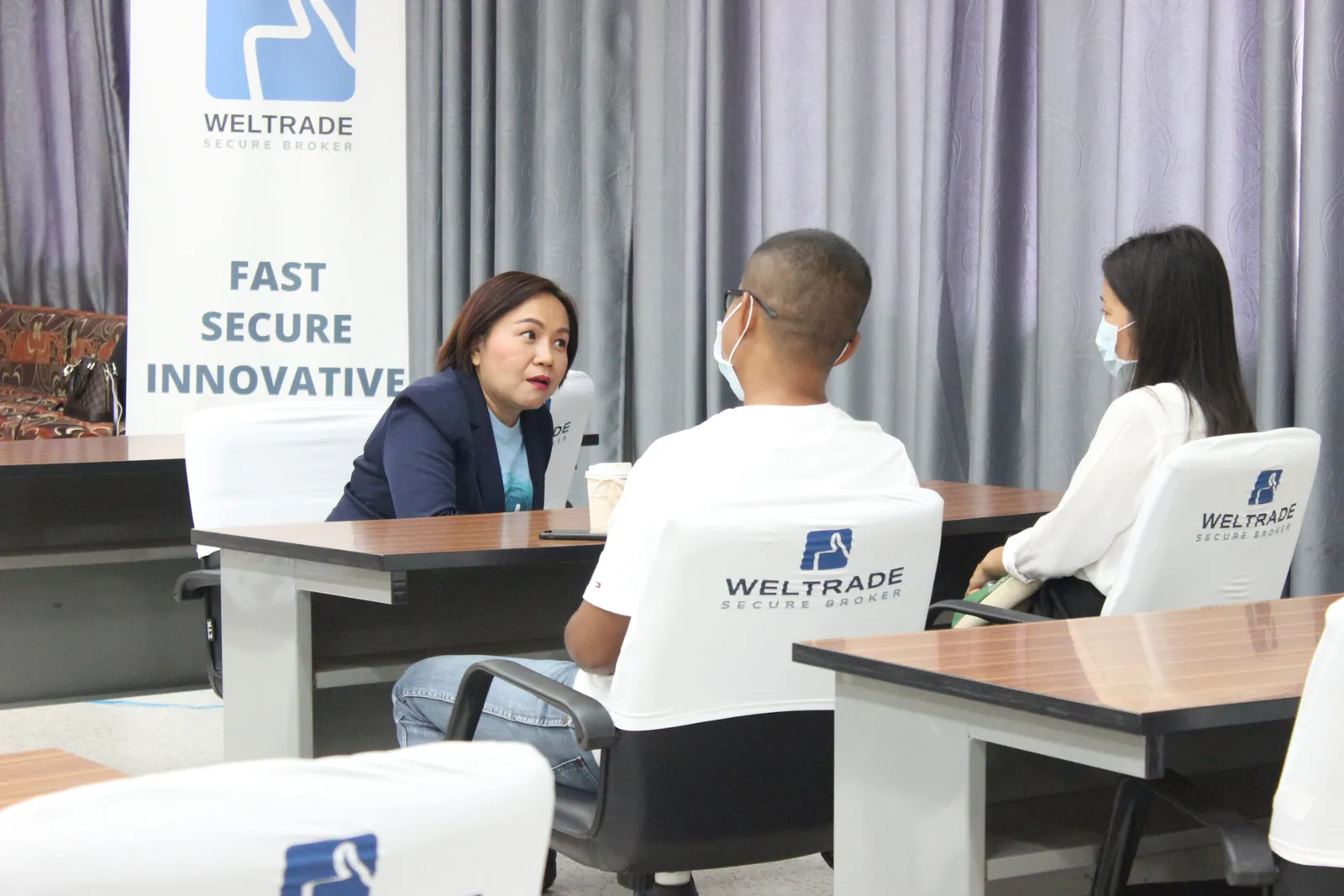 ภาพบรรยากาศงานสัมมนา Forex วันที่ 24 ก.ค 2022 ที่สุรินทร์ Surin Province — ภาพที่ 2