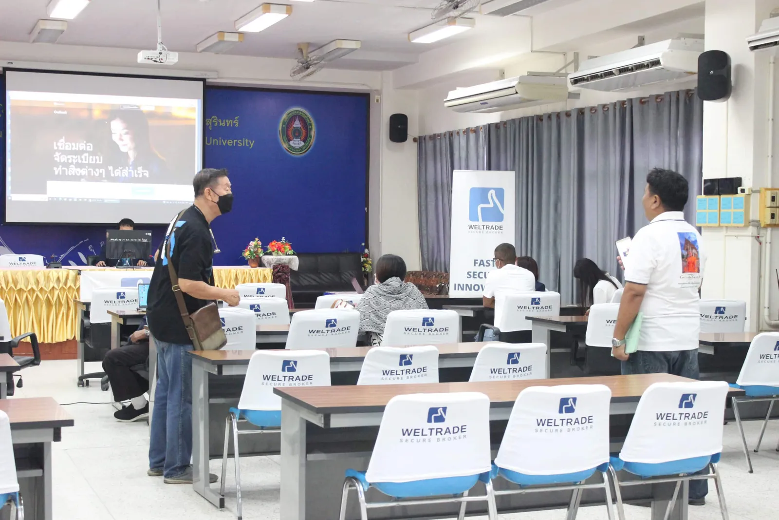 ภาพบรรยากาศงานสัมมนา Forex วันที่ 24 ก.ค 2022 ที่สุรินทร์ Surin Province — ภาพที่ 5