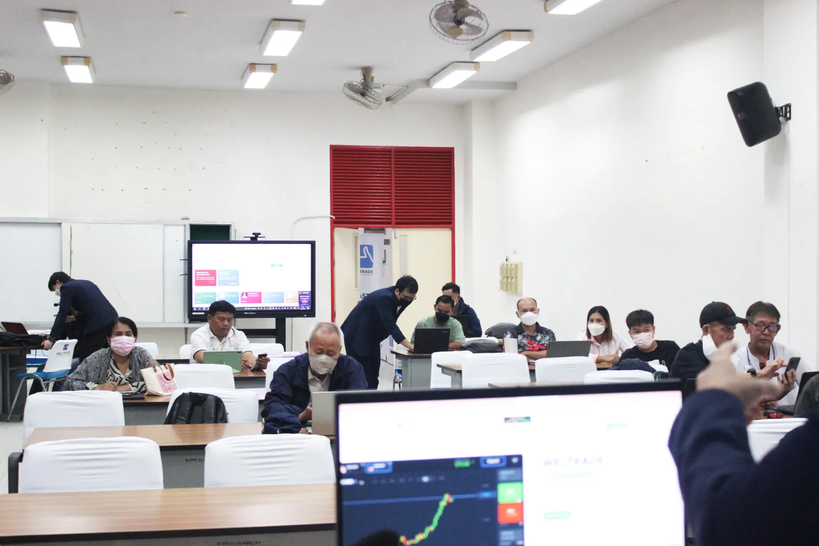 ภาพบรรยากาศงานสัมมนา Forex วันที่ 24 ก.ค 2022 ที่สุรินทร์ Surin Province — ภาพที่ 10