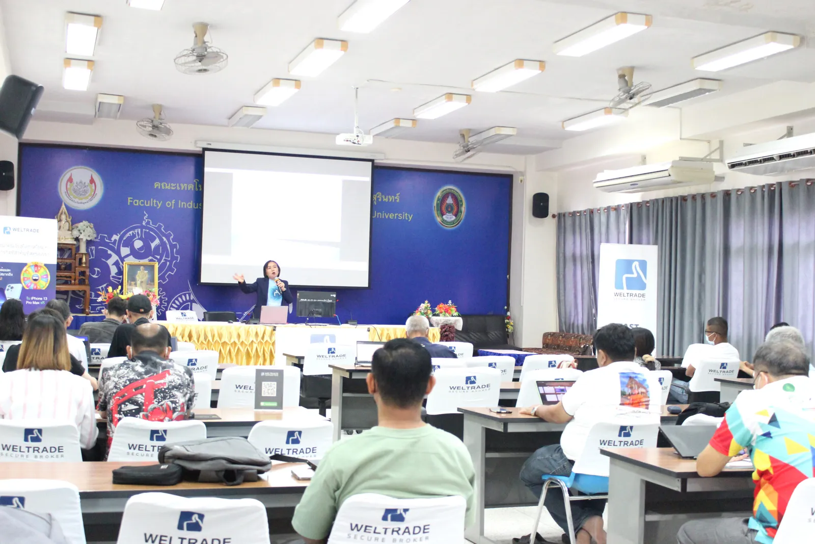 ภาพบรรยากาศงานสัมมนา Forex วันที่ 24 ก.ค 2022 ที่สุรินทร์ Surin Province — ภาพที่ 13