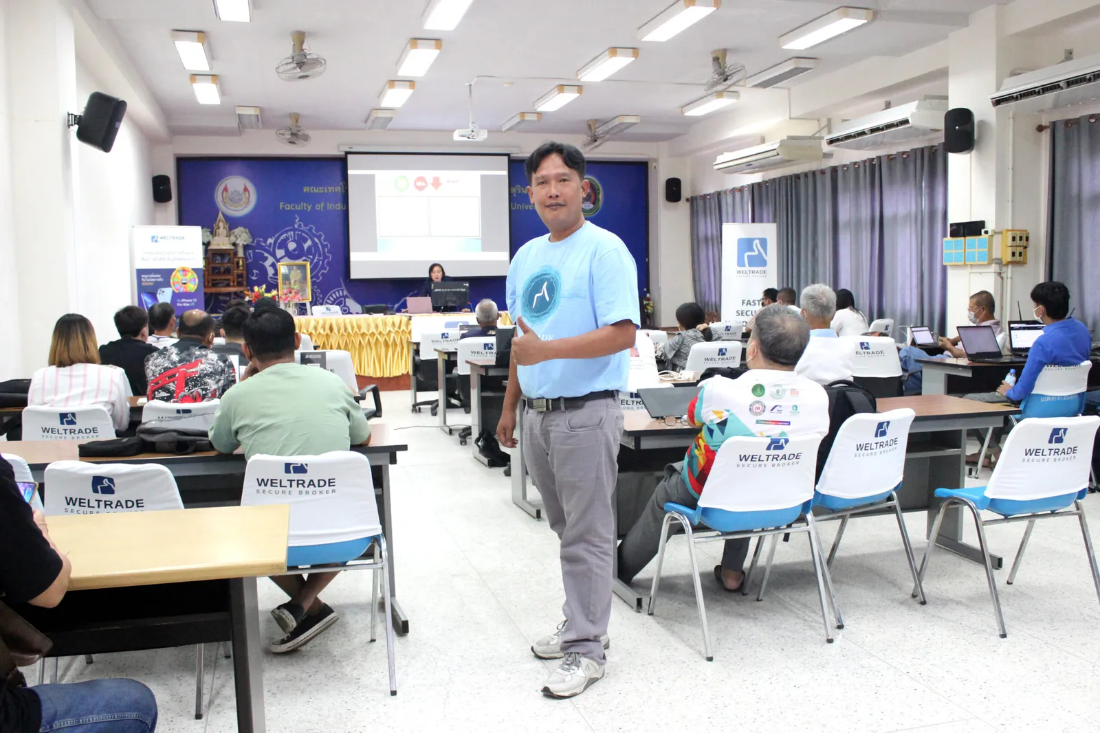 ภาพบรรยากาศงานสัมมนา Forex วันที่ 24 ก.ค 2022 ที่สุรินทร์ Surin Province — ภาพที่ 14