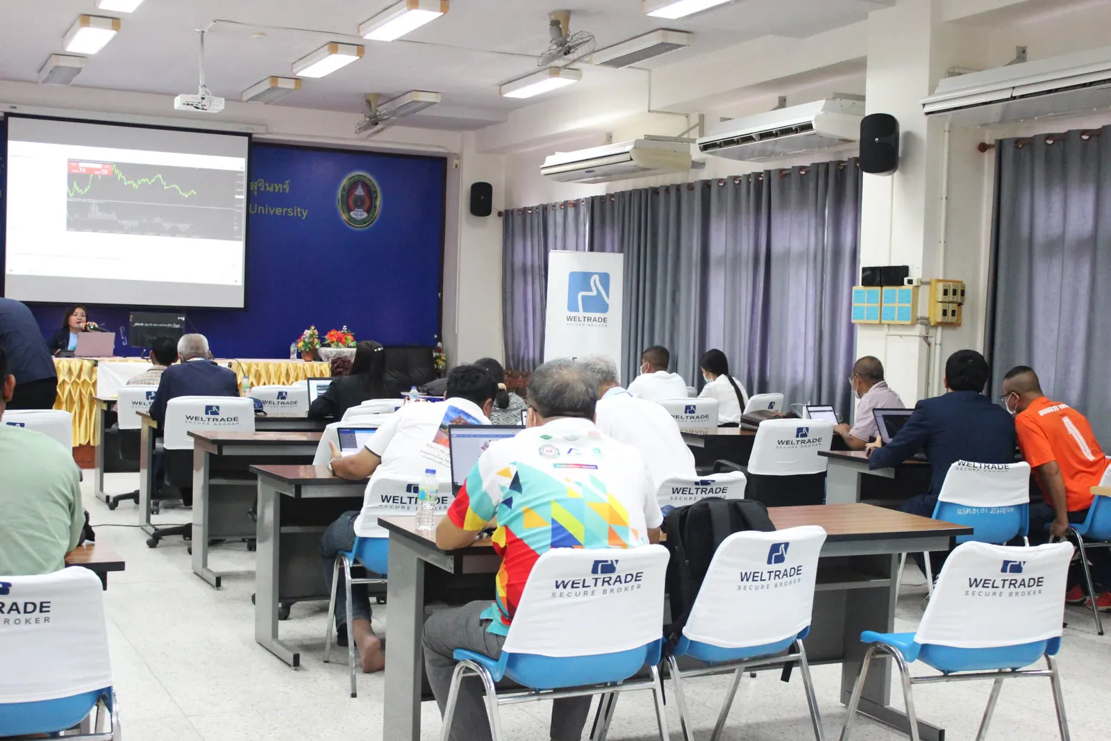 ภาพบรรยากาศงานสัมมนา Forex วันที่ 24 ก.ค 2022 ที่สุรินทร์ Surin Province — ภาพที่ 17