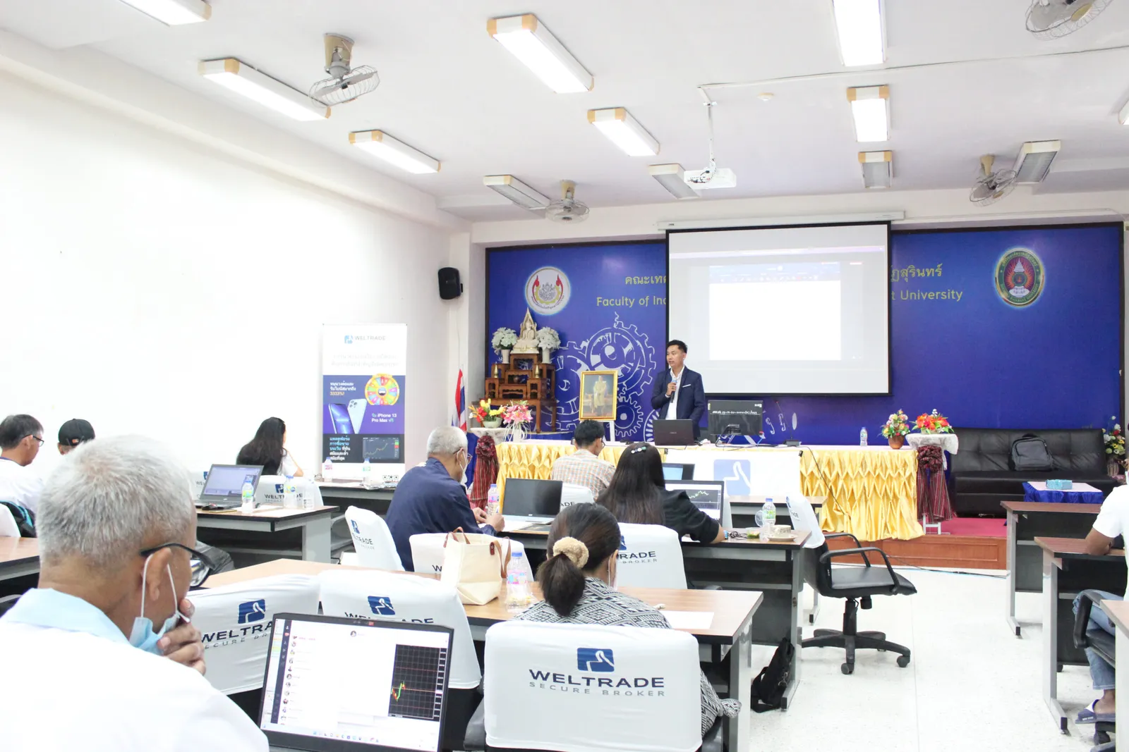 ภาพบรรยากาศงานสัมมนา Forex วันที่ 24 ก.ค 2022 ที่สุรินทร์ Surin Province — ภาพที่ 23