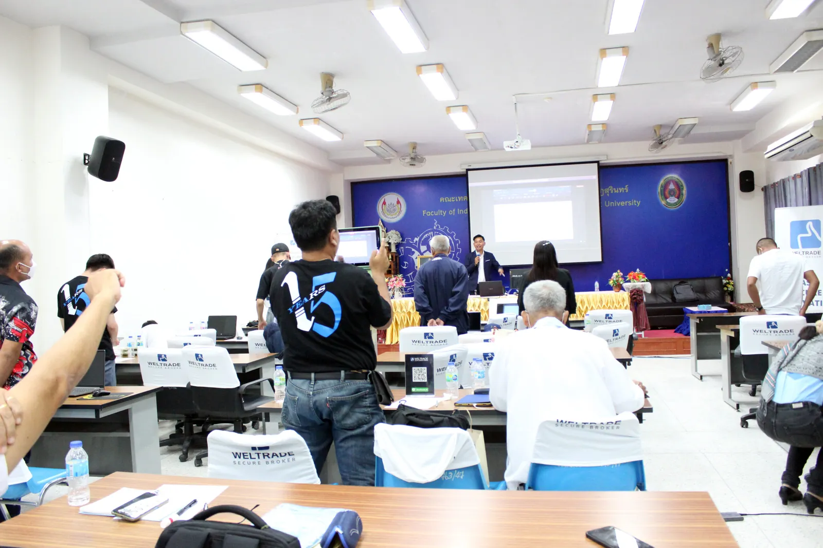 ภาพบรรยากาศงานสัมมนา Forex วันที่ 24 ก.ค 2022 ที่สุรินทร์ Surin Province — ภาพที่ 24